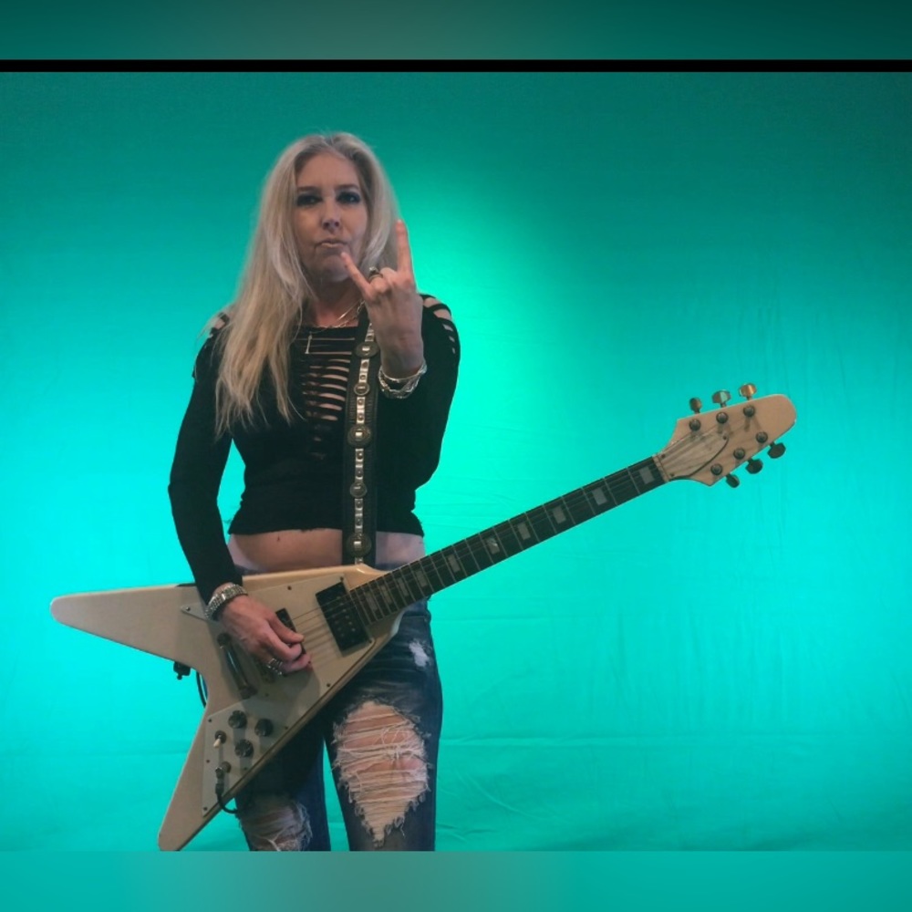 ROCKIN’QUEEN 🤘🤩🤘